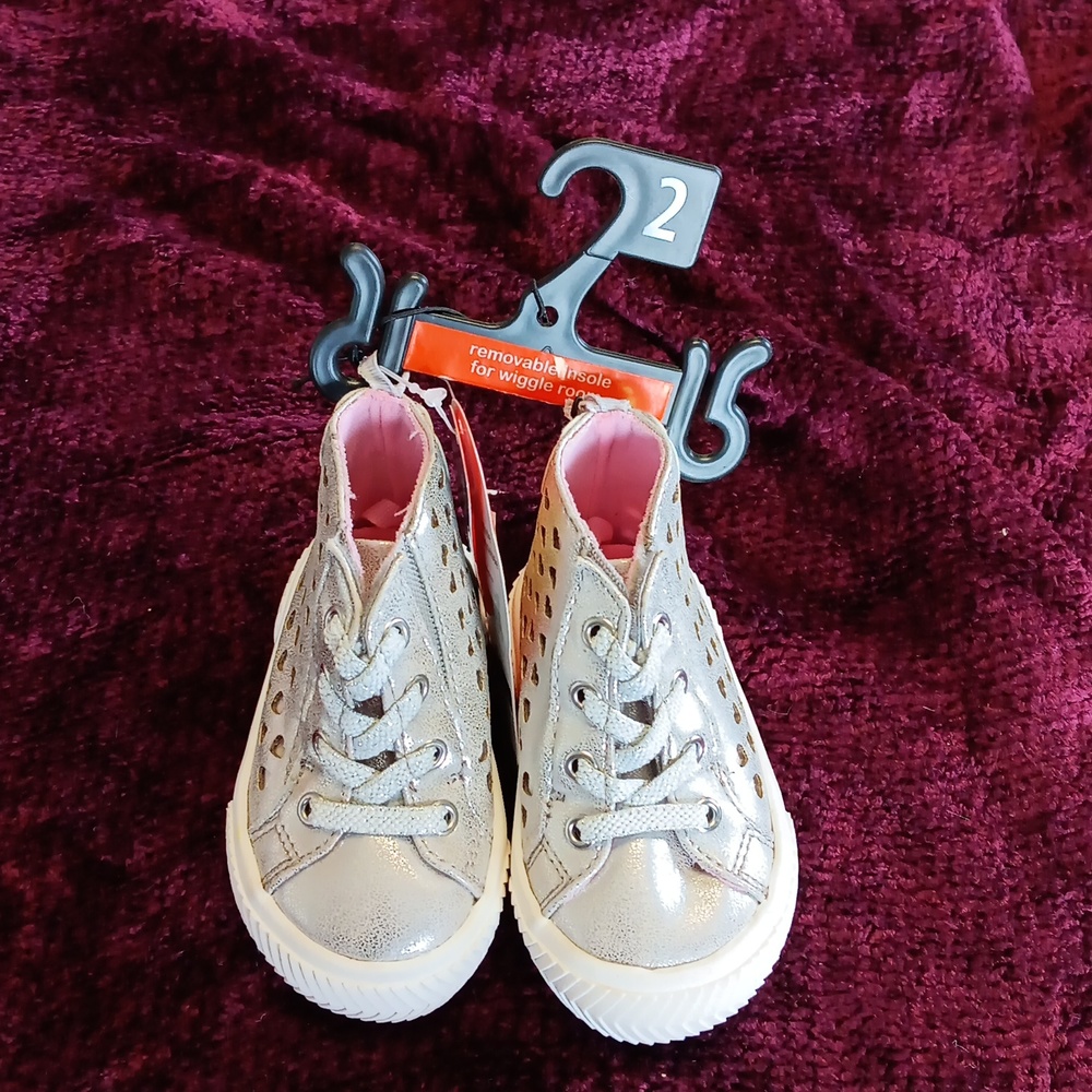Toddler shoes size 2